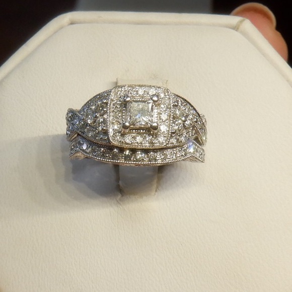 14k white gold diamond bridal set. - Picture 3 of 5